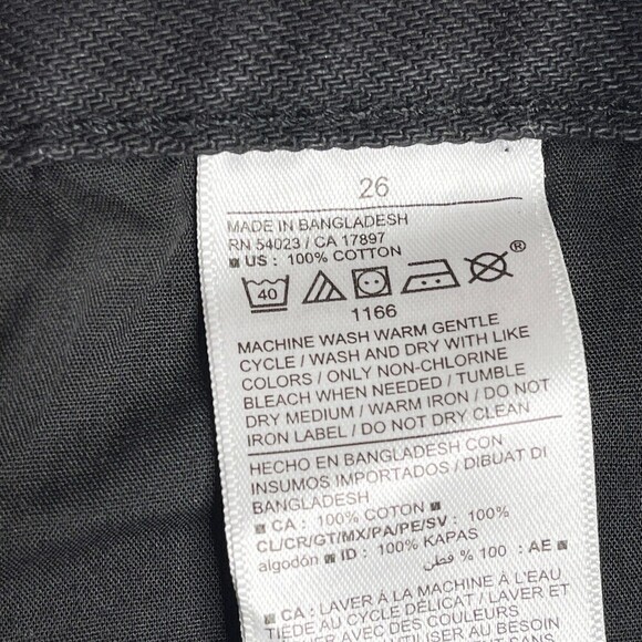 Old Navy High Rise Slouchy Straight Cut Off Jean Shorts Size 26 black distressed - Picture 4 of 4